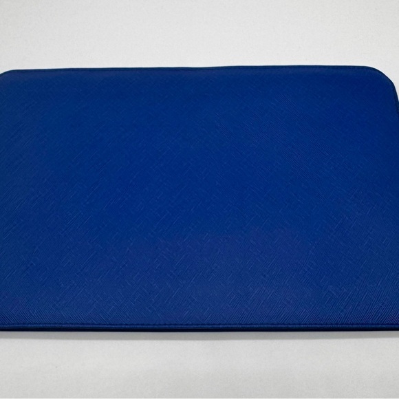 Michael Kors 13”x 8” sleeve for Laptop, iPad, or Tablet in blue - Picture 5 of 5